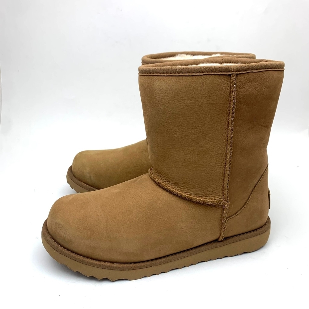 UGG Classic Short II Water Resistant SZ 4 - Picture 3 of 14